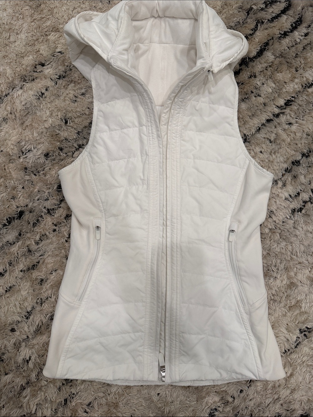 Lululemon Women’s White Quilted Hooded Vest size 4